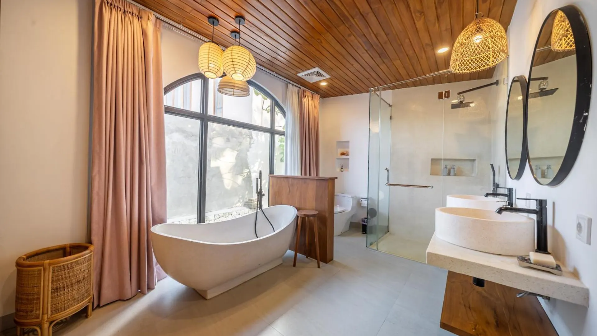 Darina - Brand-New Villa Just Minutes From The Beach With A Huge Pool Badung