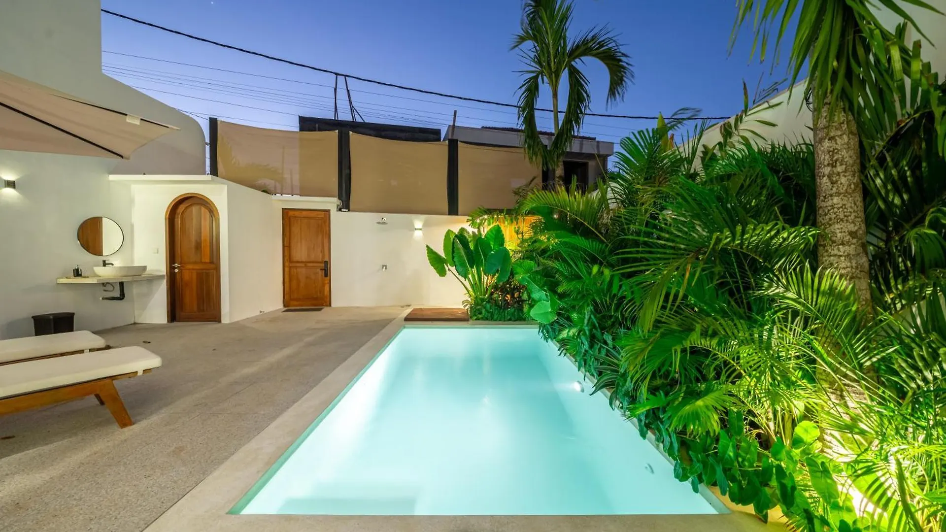 Darina - Brand-New Villa Just Minutes From The Beach With A Huge Pool Badung